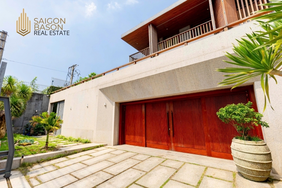 Biệt thự sân vườn cao cấp 8 phòng ngủ hồ bơi thang máy – Đại lộ Bình Dương