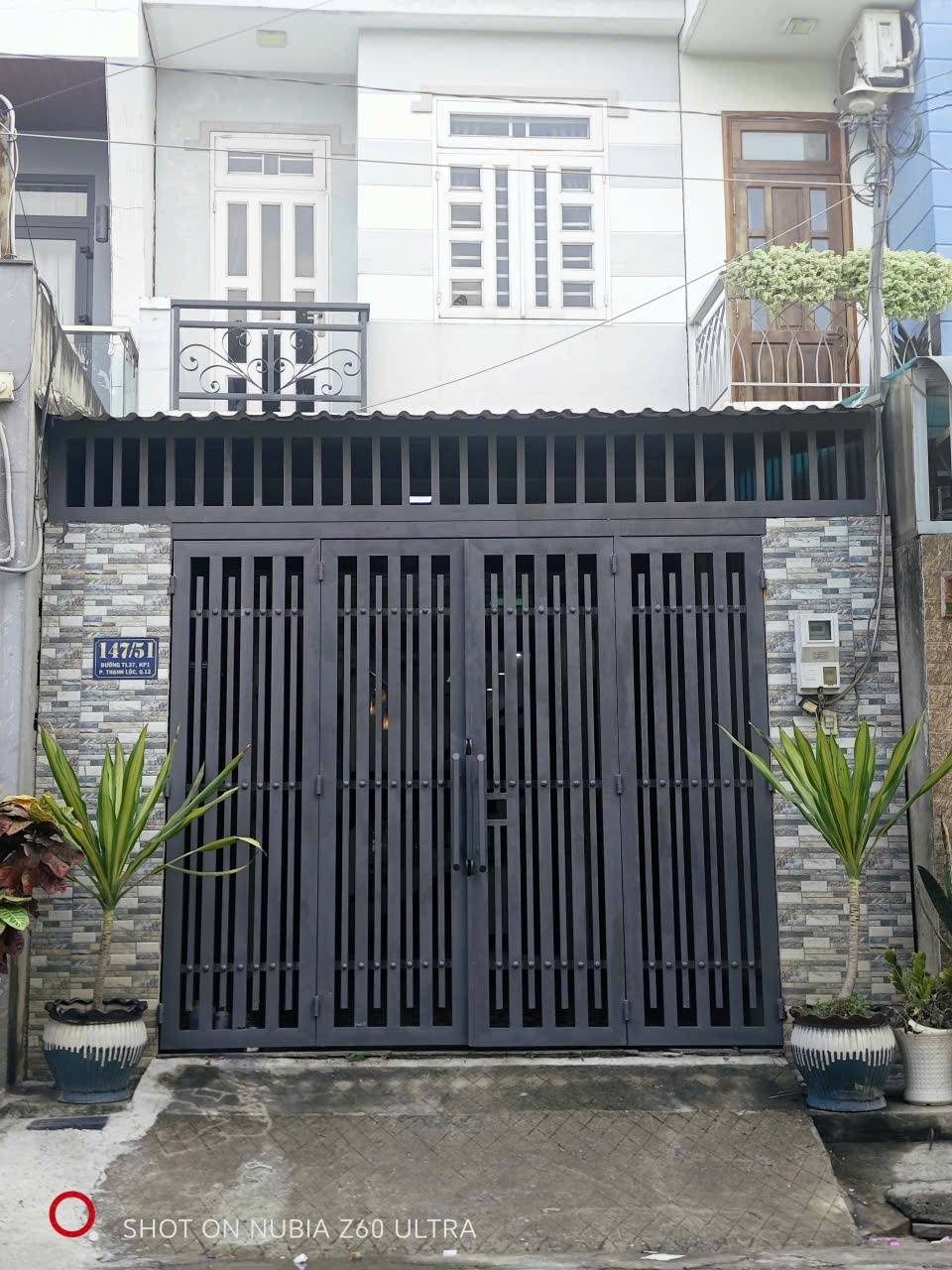 CHO THUÊ NHÀ 1 TRỆT 1 LẦU 80M2 2PN + NỘI THẤT HẺM RỘNG 6M ĐƯỜNG TL37 KP1 P.THẠNH LỘC Q.12
