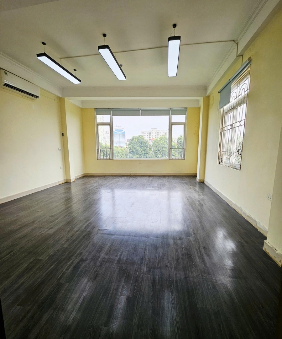 Cho thuê văn phòng 6 triệu ngay mặt đường Nguyễn Ngọc Vũ
